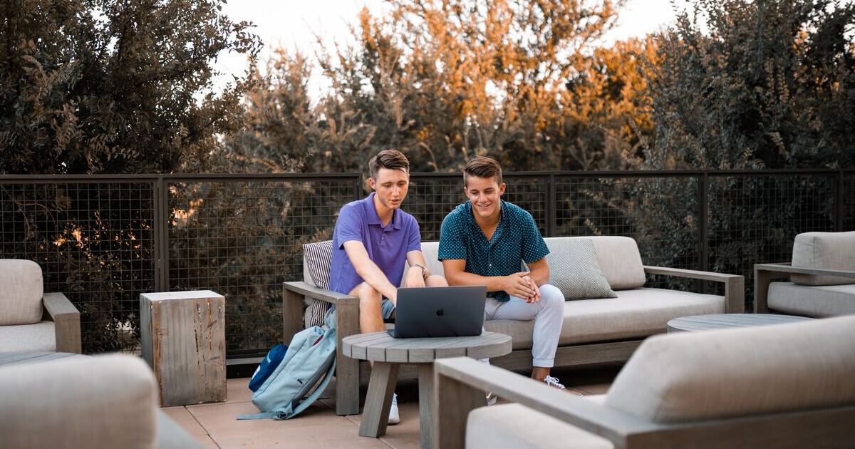 Revolutionizing Retail with AI-Driven Customer Insights... hero